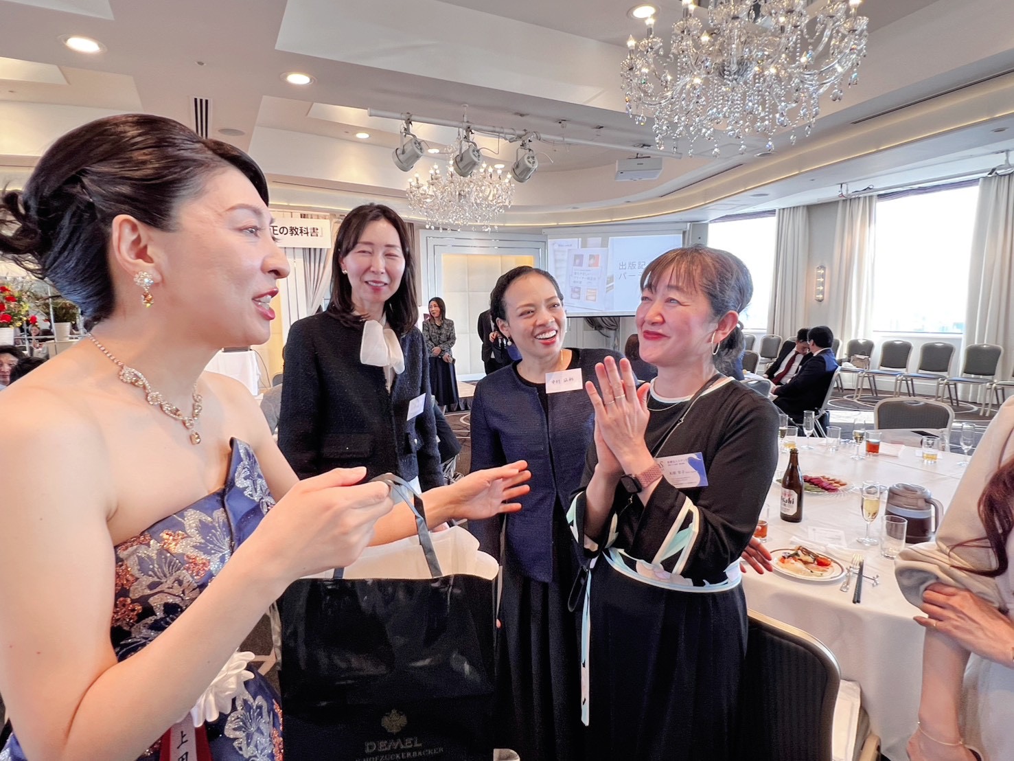 『最もやさしいアライナー矯正の教科書』出版記念パーティー開催レポート