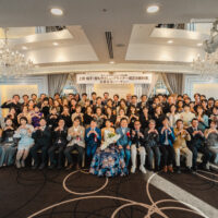 インビザライン導入に『最もやさしいアライナー矯正の教科書』(デンタルダイヤモンド社)の出版記念パーティーを名古屋で開催。約80名の歯科医師が参加した特別な一日をレポートします。